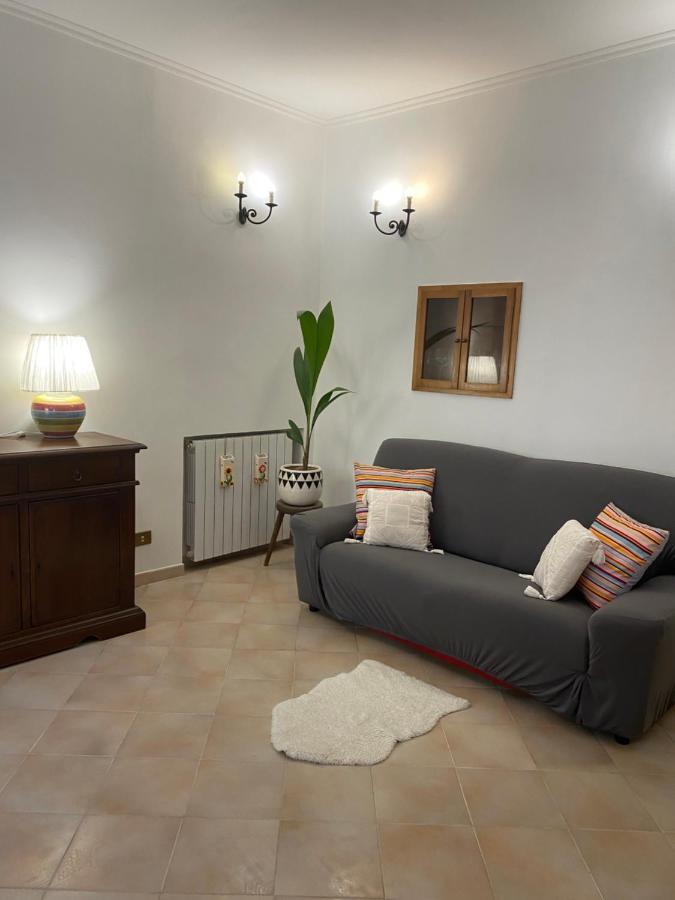 Apartamento In Front Of Coliseum 5 Roma Exterior foto