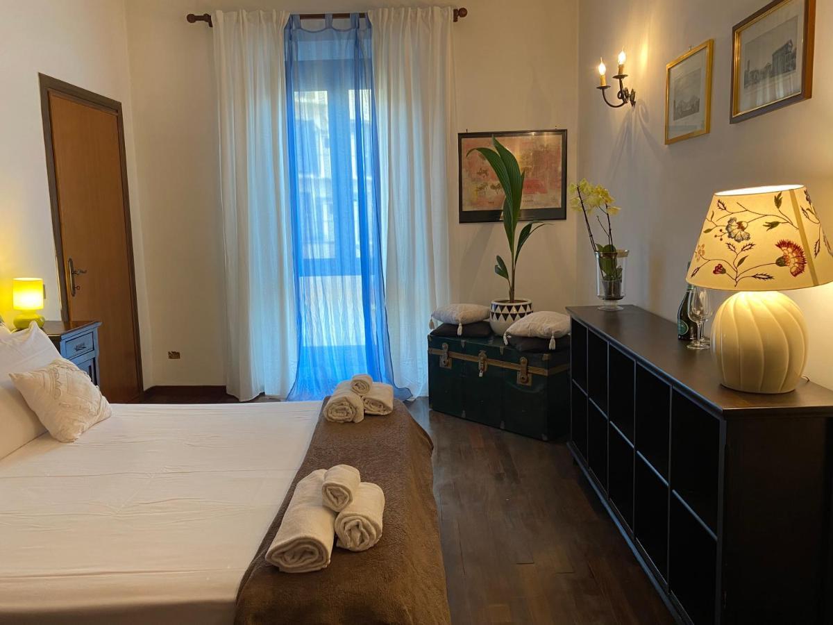Apartamento In Front Of Coliseum 5 Roma Exterior foto